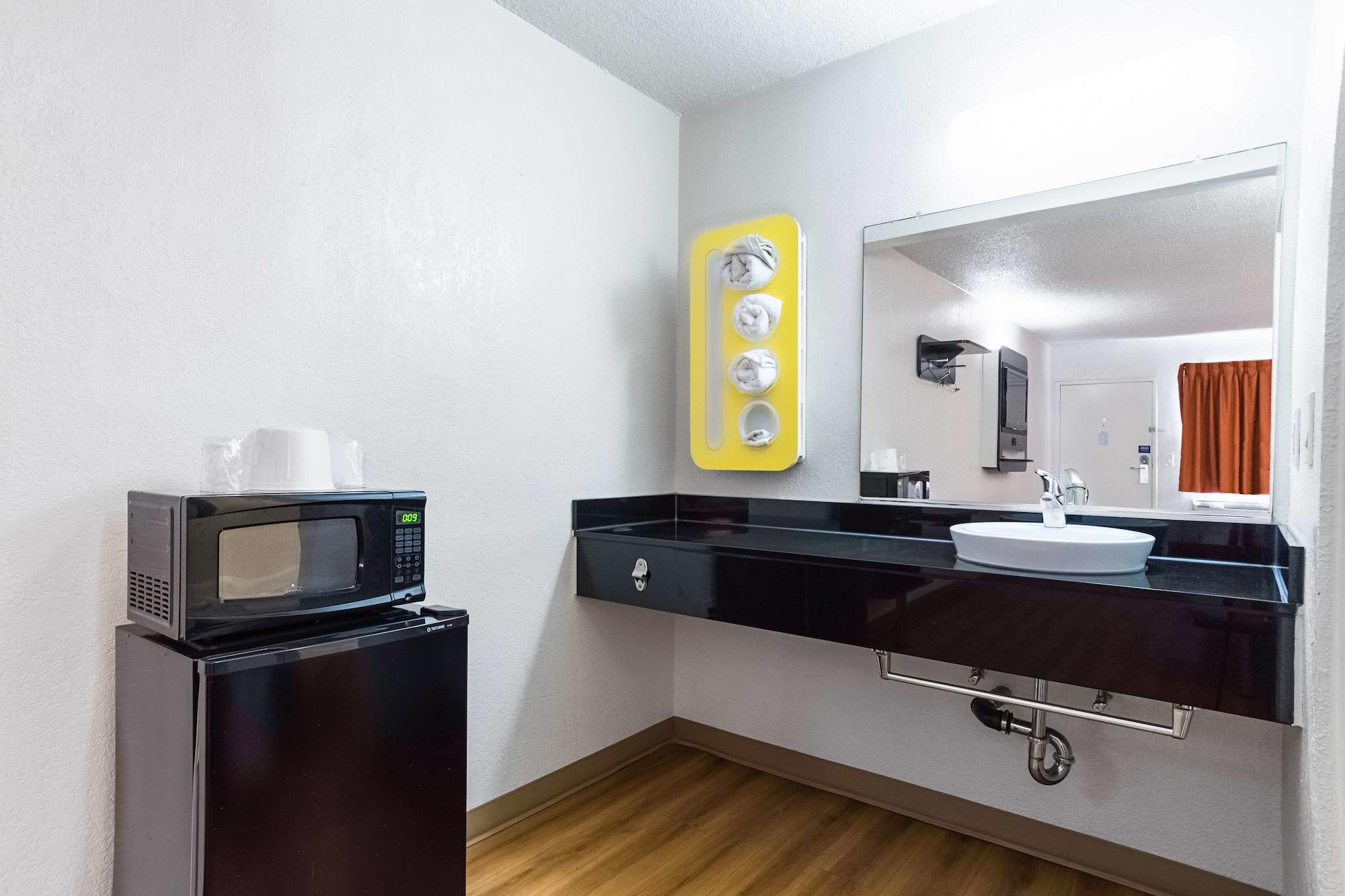 Motel 6-Long Beach, Ca - International City Luaran gambar