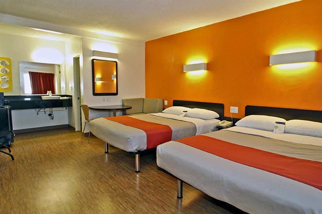 Motel 6-Long Beach, Ca - International City Bilik gambar