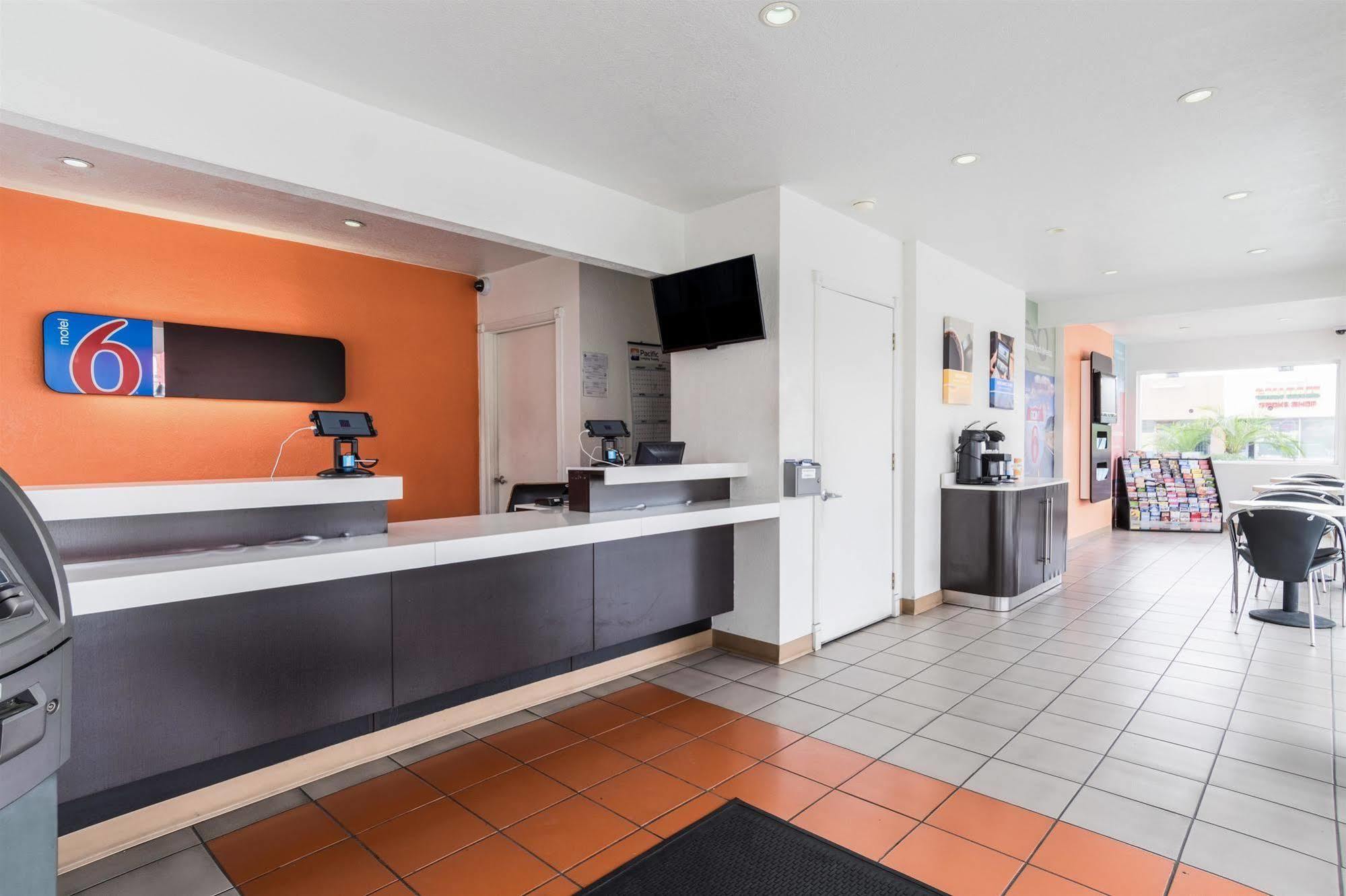 Motel 6-Long Beach, Ca - International City Luaran gambar