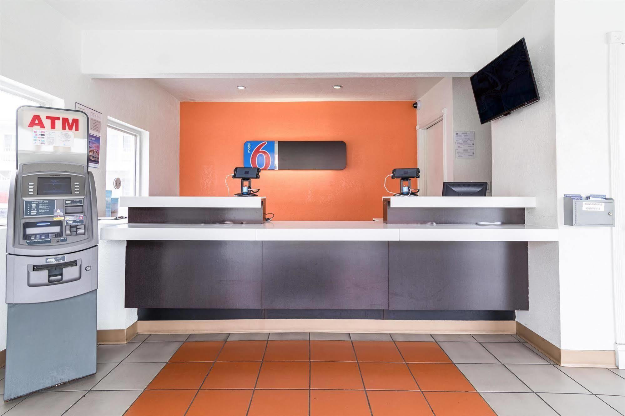 Motel 6-Long Beach, Ca - International City Luaran gambar